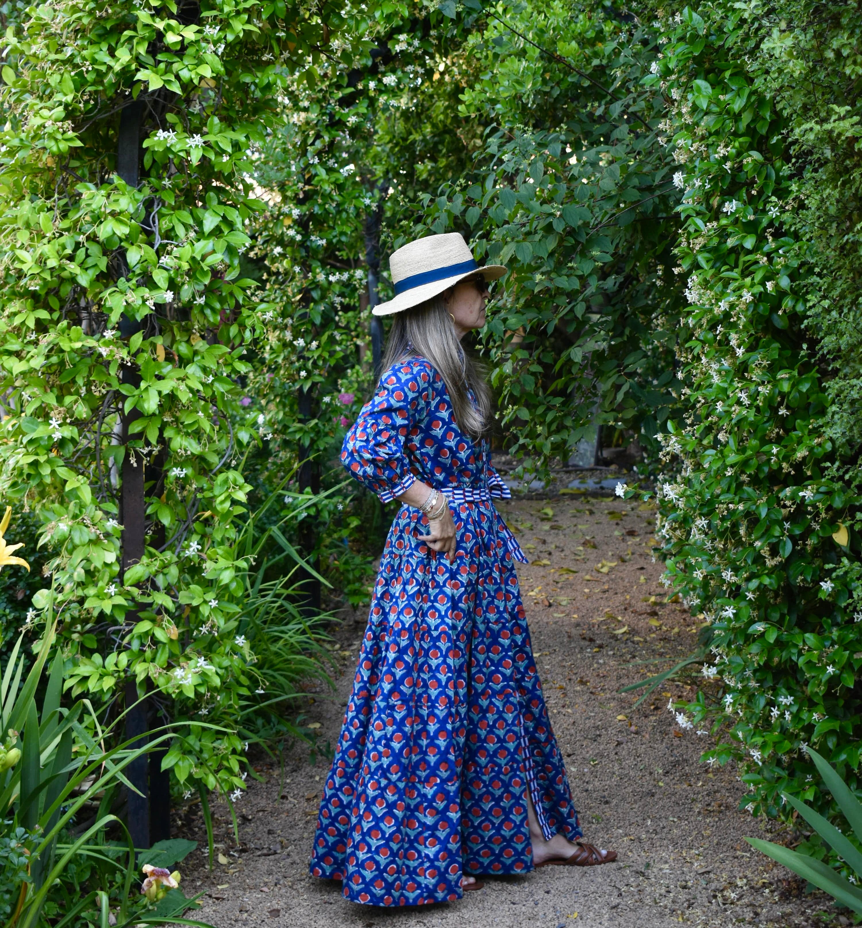 Vestido Paneles Vance Azul flores rojas